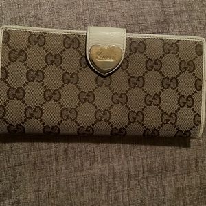 Gucci Wallet Used